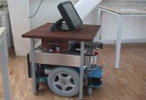 Bild der MOVEMENT Plattform mit Information/Kommunikation Terminal